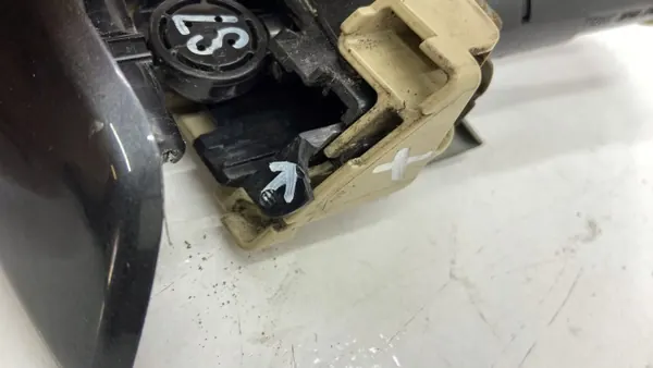Lave-phare gauche OEM 42A + bouchon Mazda CX-5 image 5