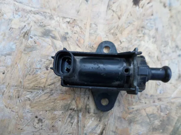 Válvula de vácuo turbo Toyota Previa D4D image 2