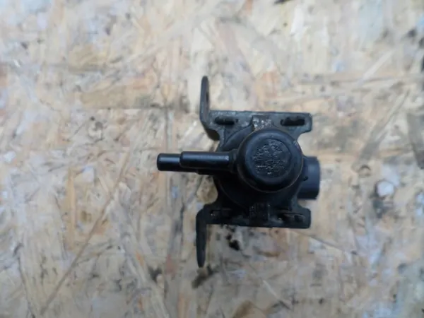 Válvula de vácuo turbo Toyota Previa D4D image 6