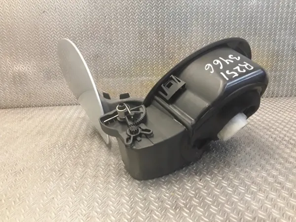 Polttoainesäiliön kansi OEM A2515840317 Mercedes-Benz R image 3