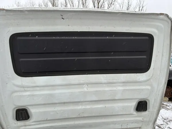 Iveco Daily IV 2019+ Heckfenster-Abdeckung OEM 123321 image 2