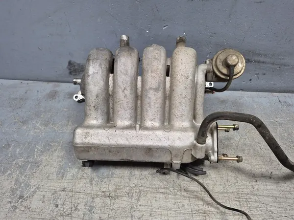 Junta do coletor de admissão Outlander CU2 Lancer CS9 2.0i - MD310447 image 2