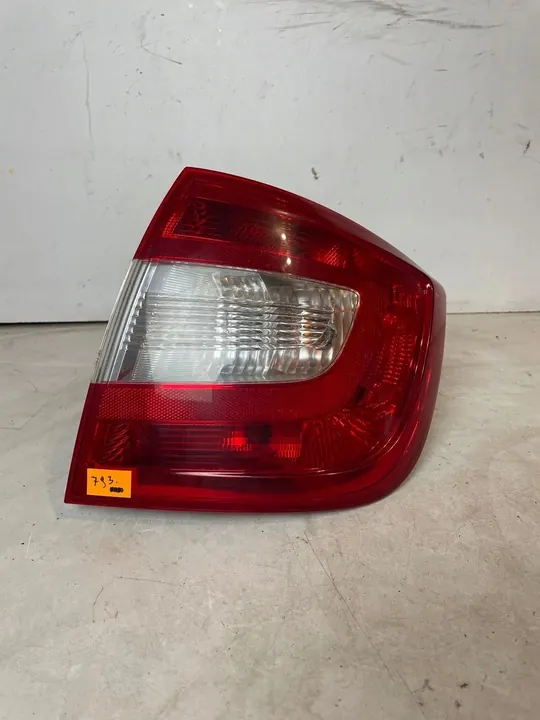 Conjunto de Luz Trasera Skoda 5JH945096 image 2