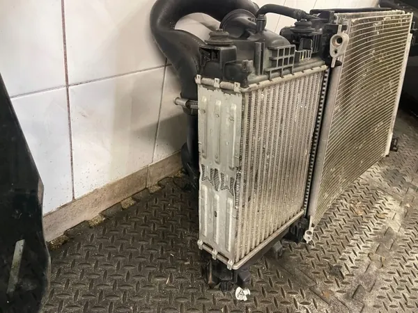 FS2081 Koelset voor Renault Megane - Gebruikt image 3