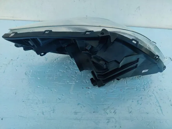 Lámpara delantera Toyota Yaris 2007 811300D120 image 7