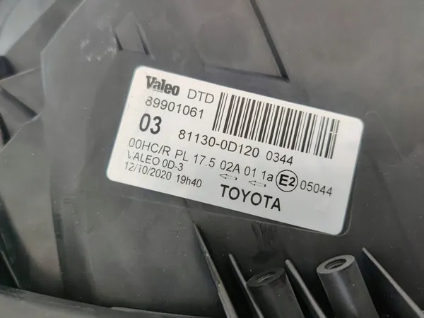 Lámpara delantera Toyota Yaris 2007 811300D120 image 8