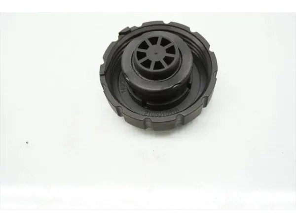 Audi A6 Laajennusastian korkki OEM 2105010615 image 7
