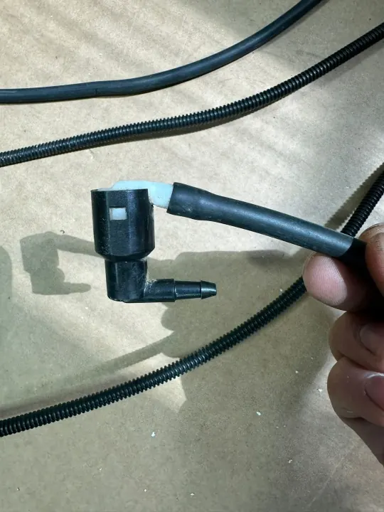 Mercedes-Benz OE spolarvätskeslang - Begagnad image 7