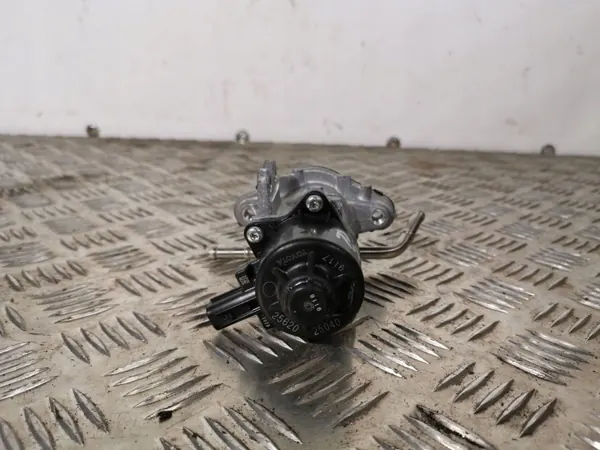 Toyota EGR-ventil OEM FBZ4349 för RAV4 XA50 image 3