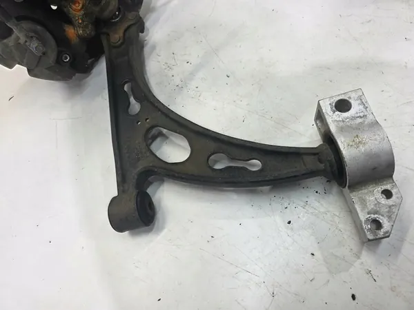 Snodo anteriore destro Audi A3 VW Skoda image 7