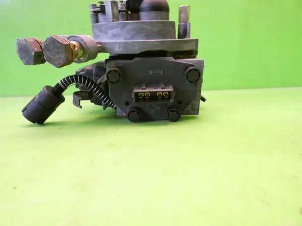 Monowtrysk przepustnica Volkswagen Passat B3 051133015L image 10