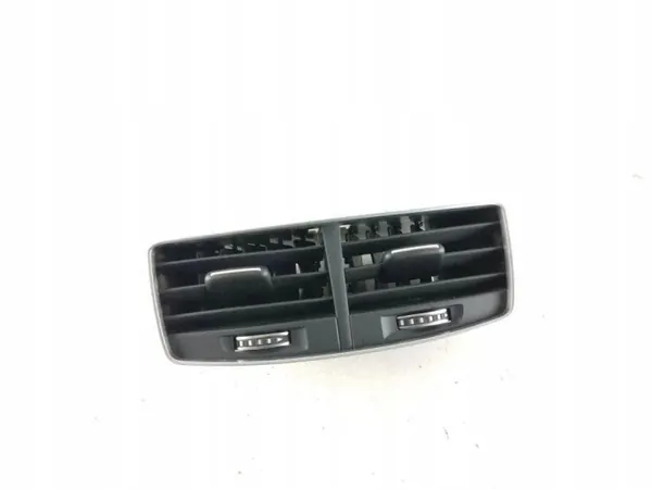 Audi A8 4H_ luchtinlaat OEM 4H0819203F - Gebruikt image 2