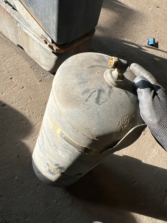 Réservoir d'air 15L Scania R image 2