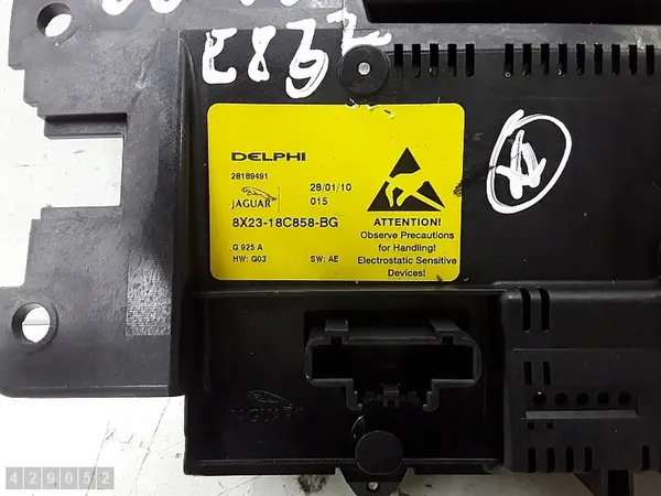 Module de contrôle climatique Jaguar XF 2010 8X2318C858BG image 3