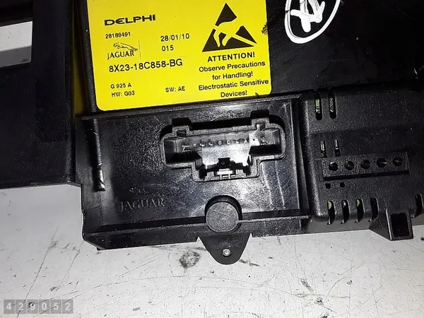 Module de contrôle climatique Jaguar XF 2010 8X2318C858BG image 4