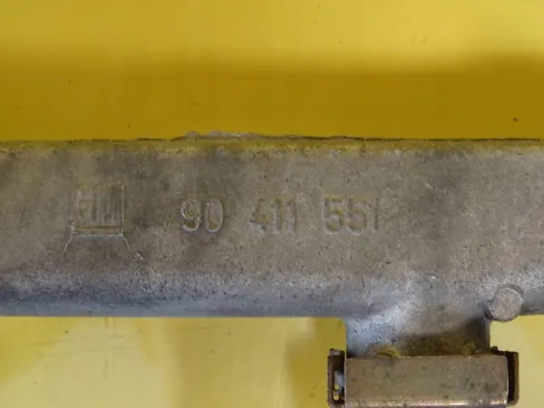 Brandstofrail Opel Astra II G 2.0B 90501588 image 2