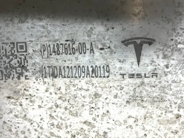 Tesla Model Y takapuskuri 1487616-00-A image 5