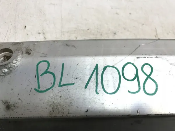 Tesla Model Y takapuskuri 1487616-00-A image 7