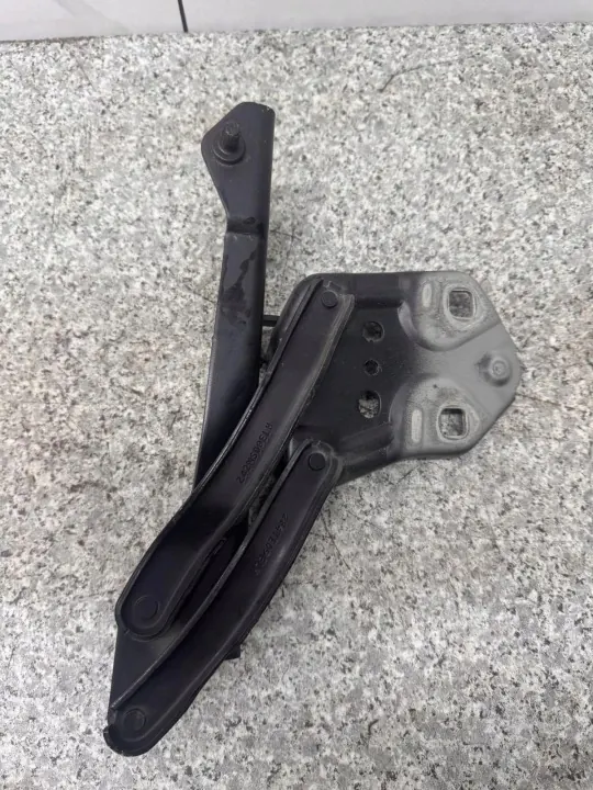 Dobradiça do Capô Esquerda OEM 31356752 Volvo XC40 2017-2024 image 2