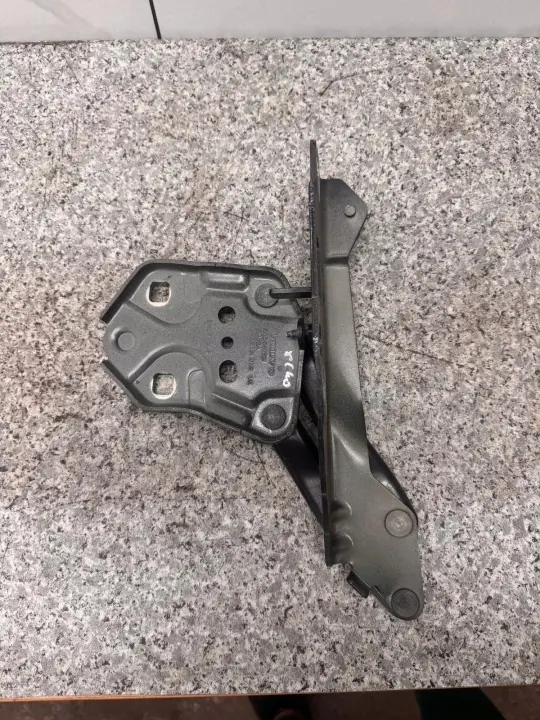 Dobradiça do Capô Esquerda OEM 31356752 Volvo XC40 2017-2024 image 3