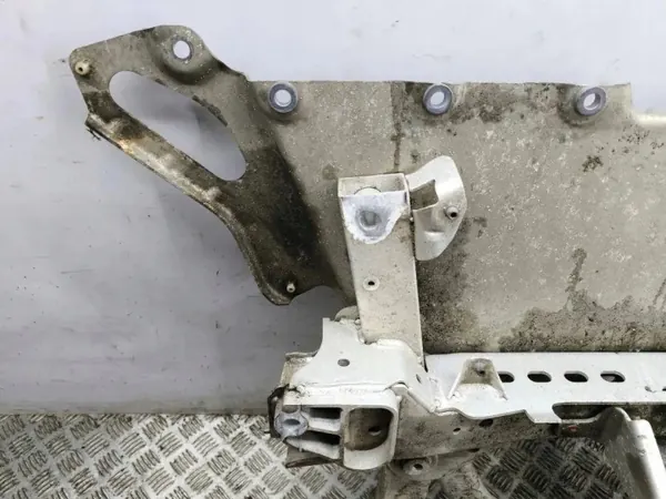 Gebruikte BMW OE voorste subframe OEM 6852483 image 5