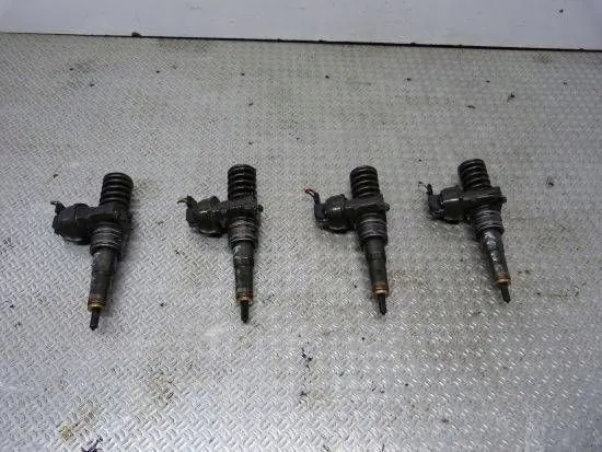VW T5 1.9 TDI injectorset OEM 038130073BN image 2
