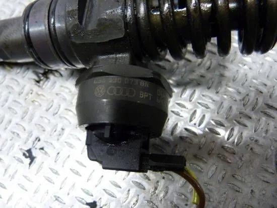 VW T5 1.9 TDI injectorset OEM 038130073BN image 3