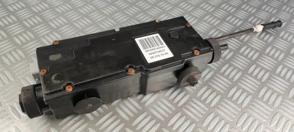 OEM 8200734627 Sähköinen käsijarru Renault Scenic II:lle image 2
