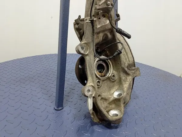Moyeu Avant Gauche BMW X7 G07 OEM 6876655 - Occasion image 8