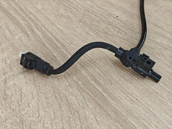 VDC Adapter Slang Links Voor BMW G30 G31 OEM 6869073 image 3