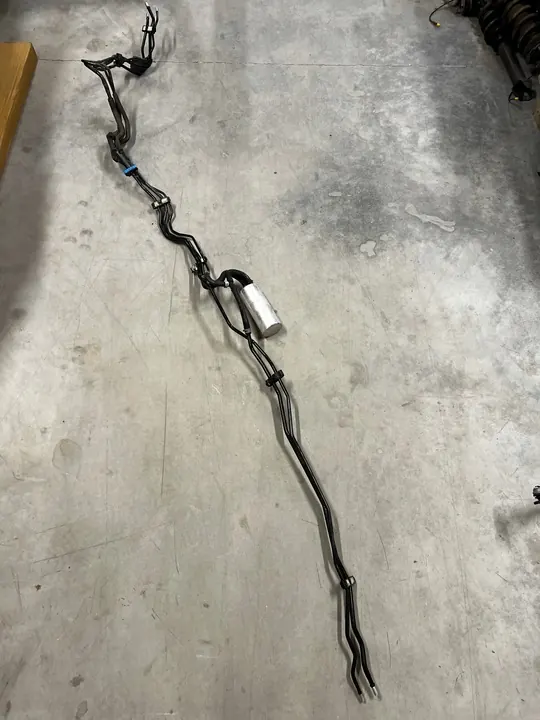 Linhas do Filtro de Combustível Audi A8 D5 3.0TDI image 2