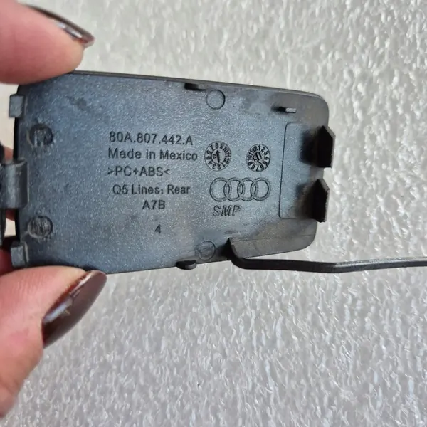 Tapa de parachoques trasero izquierda Audi Q5 8R S-LINE 8R0807449A image 4