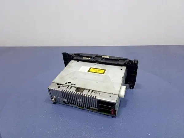 Mercedes B-Klasse W245 fabrieksradio CD OEM A1698200886 image 3