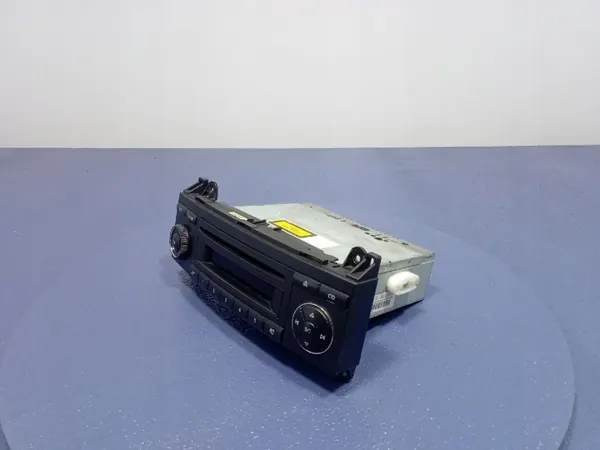 Mercedes B-Klasse W245 fabrieksradio CD OEM A1698200886 image 5
