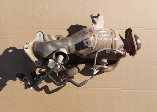 Toyota Yaris Cross 1.5 Hybrid KATALIZATOR OEM image 2