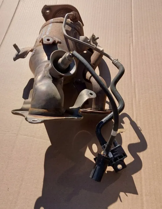 Toyota Yaris Cross 1.5 Hybrid KATALIZATOR OEM image 4