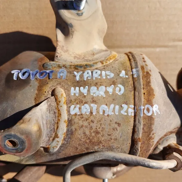Toyota Yaris Cross 1.5 Hybrid KATALIZATOR OEM image 6