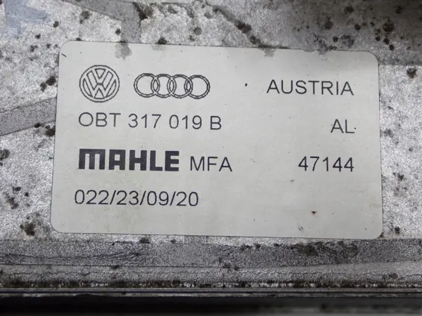 Öljynjäähdytin OEM 0BT317019B VW Transporter T6 image 4