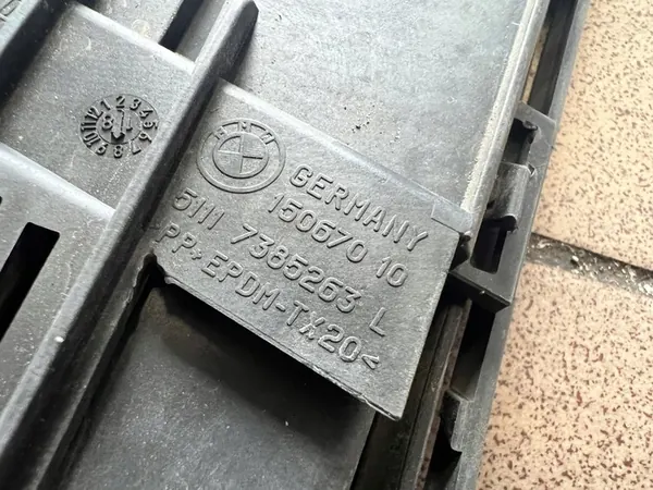 Griglia laterale anteriore BMW 5 G30 OEM image 2