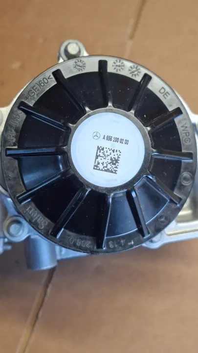 Pompe à eau OEM A6562010100 pour Mercedes-Benz image 5