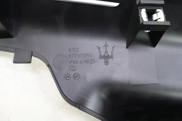Maserati Grecale Taustapeili OEM 670167250 image 7