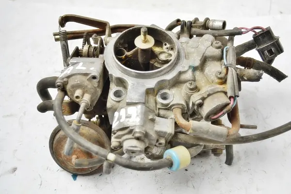 Carburador Nissan OEM 71023 30D 78B20 7130 - Usado image 2