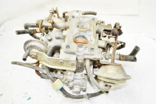 Carburador Nissan OEM 71023 30D 78B20 7130 - Usado image 4