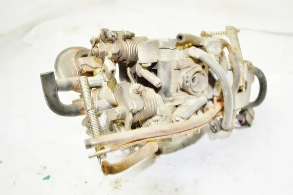 Carburador Nissan OEM 71023 30D 78B20 7130 - Usado image 5