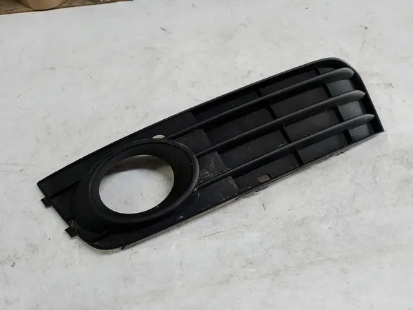 Inserto de parachoques Audi A4 B8 8K0807681A image 2