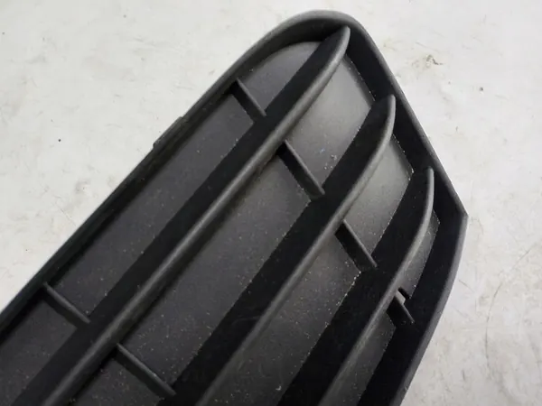 Inserto de parachoques Audi A4 B8 8K0807681A image 3