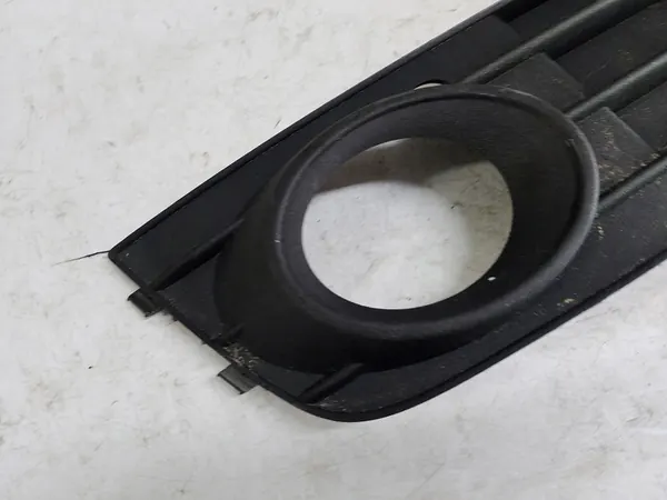 Inserto de parachoques Audi A4 B8 8K0807681A image 5