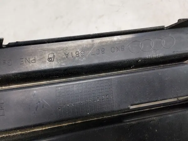 Inserto de parachoques Audi A4 B8 8K0807681A image 7