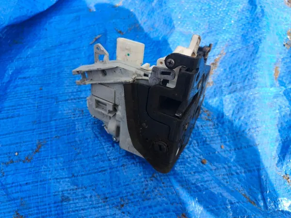 SEAT LEON II Linke Hintertürschloss 6 Pins image 3