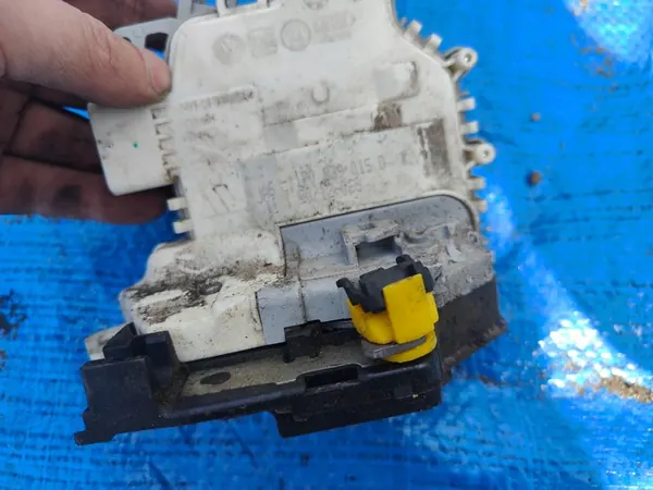 SEAT LEON II Linke Hintertürschloss 6 Pins image 4